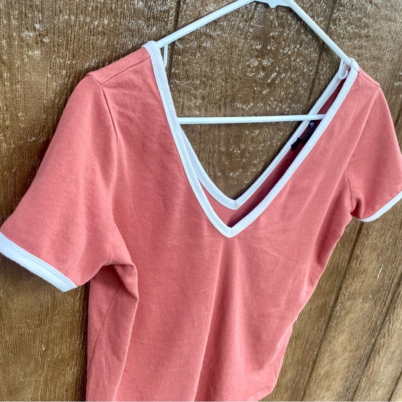 Forever 21 Double Deep V-neck Crop Top Size Large - Picture 2 of 9